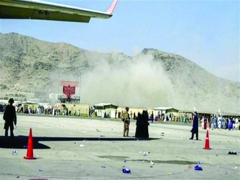 انفجار ضخم في مطار كابول يوقع عشرات الضحايا