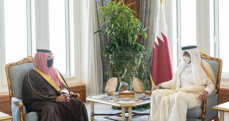 أمير دولة قطر يستقبل الأمير عبدالعزيز بن سعود بن نايف