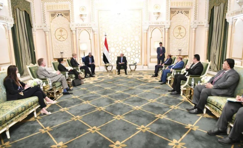 الرئيس اليمني: ندعو لوضع حد لتهديد الحوثي الملاحة الدولية
