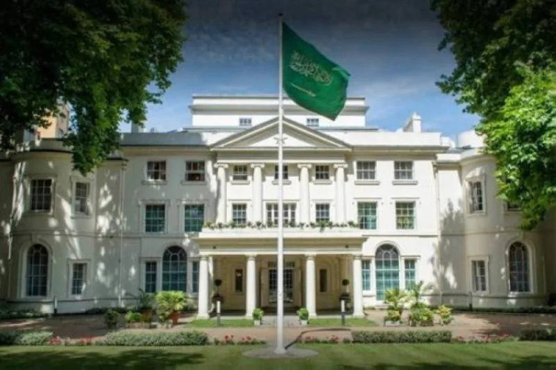 سفارة المملكة لدى بريطانيا تدعو المواطنين إلى الالتزام بإجراءات السفر الجديدة