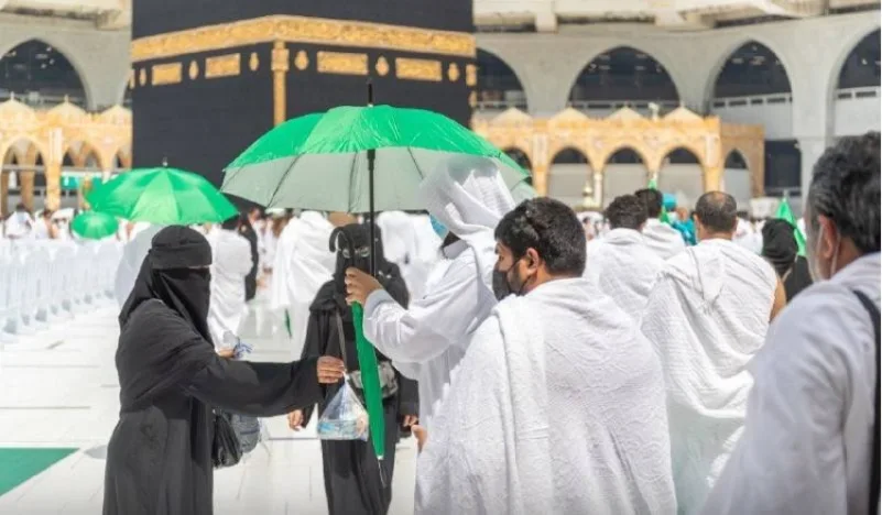 شؤون الحرمين: توزيع (3000) مظلة اليوم بالمسجد الحرام