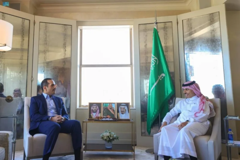 وزير الخارجية ونظيره القطري يتبادلان وجهات النظر حيال القضايا الإقليمية والدولية