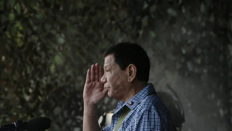 الرئيس الفلبيني يعلن عزمه ترك العمل بالسياسة