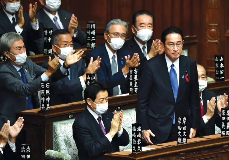 فوميو كيشيدا يعلن تشكيلة الحكومة اليابانية الجديدة