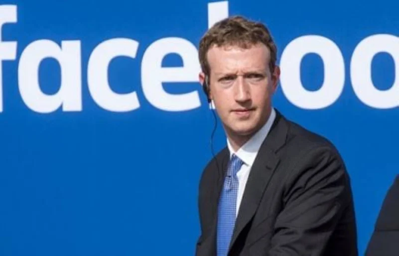 أول تعليق من زوكربيرغ على تعطل منصات "فيسبوك"