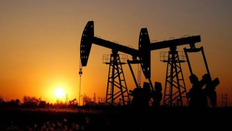 تراجع أسعار النفط قبل صدور بيانات المخزونات الأمريكية