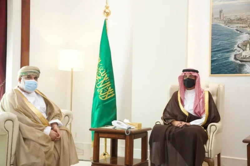 سعود بن جلوي يستقبل القنصل العُماني بجدة