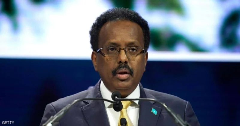 رئيس الصومال يعلق سلطات رئيس الوزراء بسبب الفساد