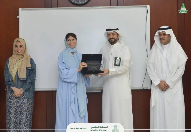 جامعة "المؤسس" تكرم طلابها الفائزين بمراكز متقدمة في الألعاب السعودية