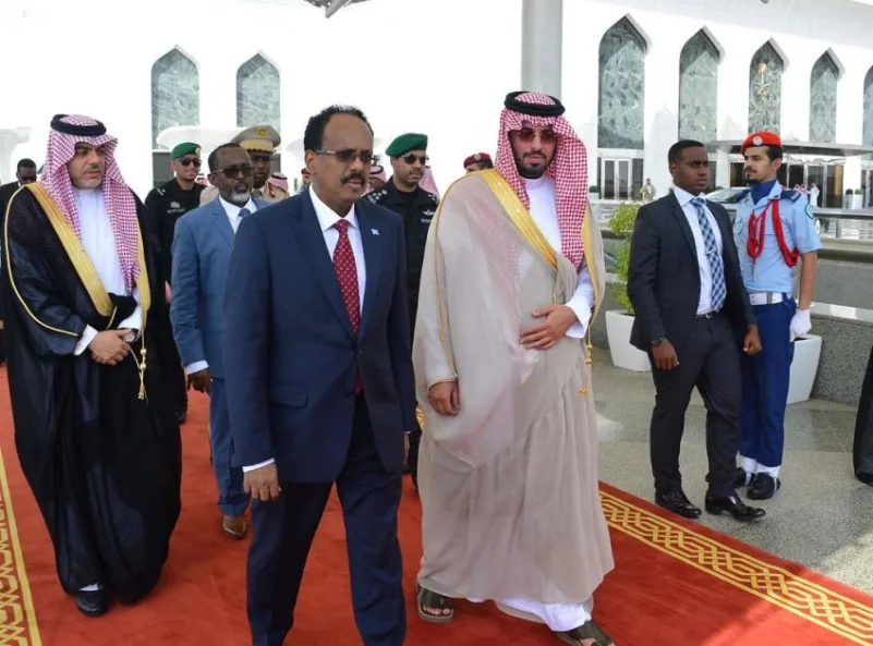 رئيس الوزراء الصومالي يُغادر جدة
