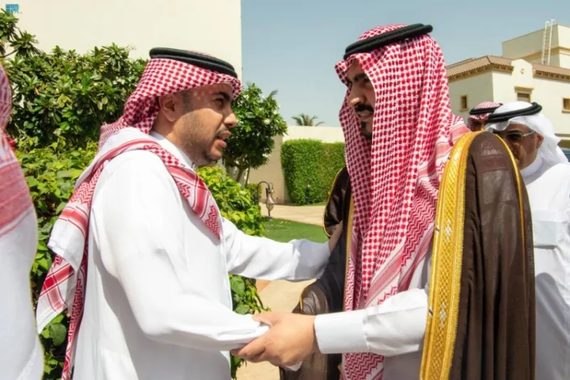 نائب أمير مكة يعزي أسرة الحمدان