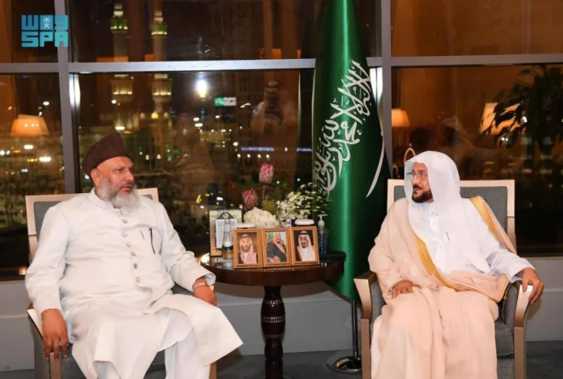 وزير الشؤون الإسلامية يلتقي أمير جمعية أهل الحديث المركزية لعموم الهند
