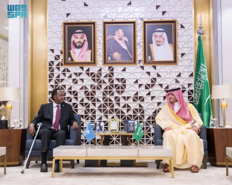 عبدالعزيز بن سعود يستقبل وزير الأمن الصومالي