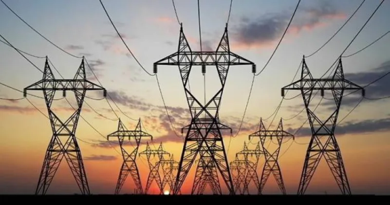 "نيوم للطاقة": إتمام تركيب أبراج خطوط الجهد العالي لنقل الطاقة الكهربائية