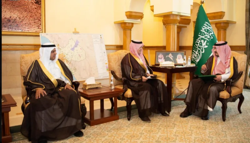 نائب أمير مكة المكرمة يستقبل المدير العام لفرع وزارة الموارد البشرية بالمنطقة