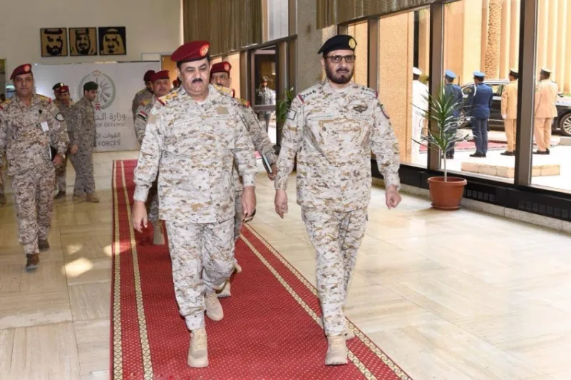 قائد القوات المشتركة يستقبل وزير الدفاع اليمني