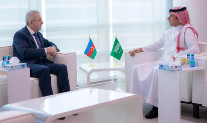 نائب وزير الموارد البشرية يلتقي سفير أذربيجان لدى المملكة