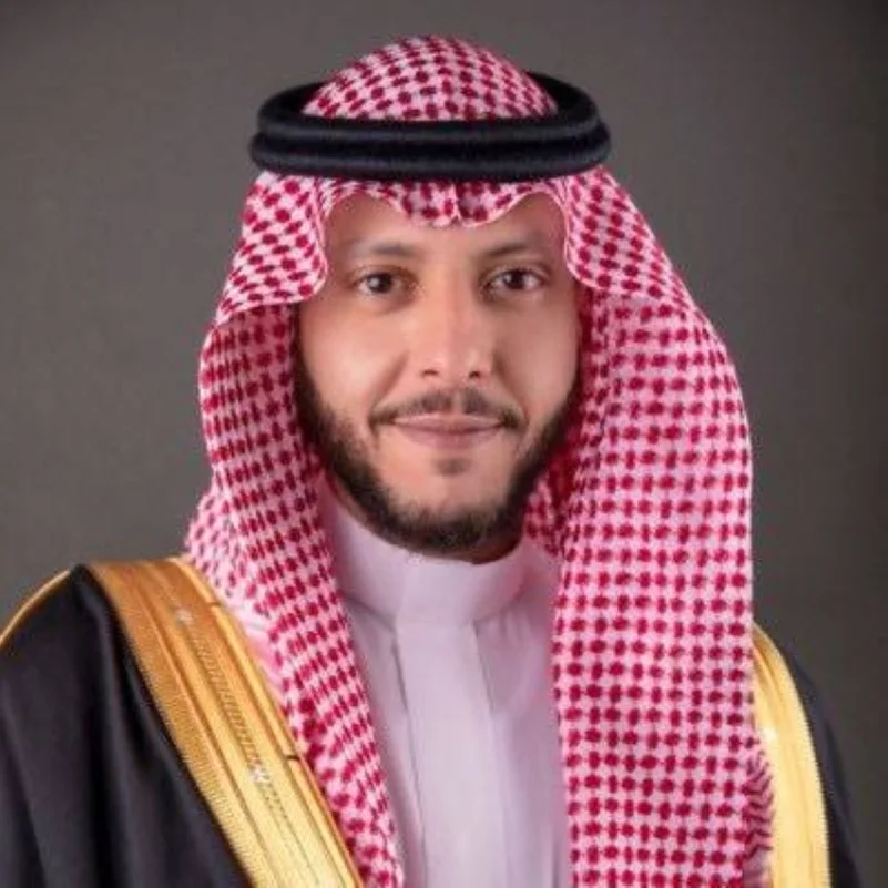 الأمير سعود بن نهار يقوم بزيارة عزاء في فقيد الطائف الدكتور عالي القرشي