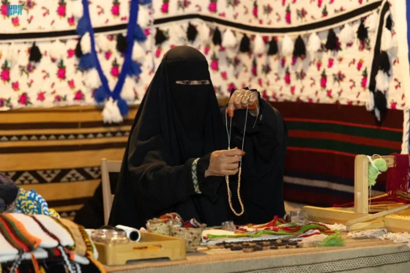 (28) من الأسر المنتجة والحرفيين يشاركون في مهرجان محمية الملك سلمان بالجوف