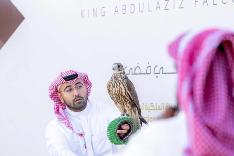 "جمران" يحقق أفضل زمن في مسابقة الملواح في ثاني أيام مهرجان الملك عبدالعزيز للصقور 2023