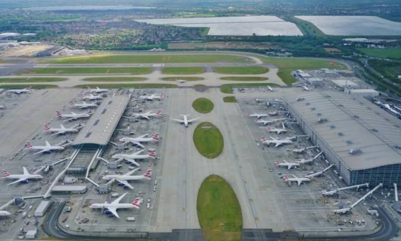 شركات الطيران مهددة بفقدان السيطرة على مواضع الإقلاع والهبوط في مطارات بريطانيا