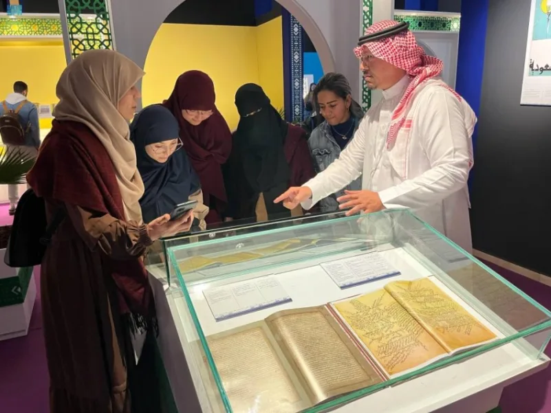 الشؤون الإسلامية تعرض مخطوطات علمية تاريخية في "جسور" بالدار البيضاء