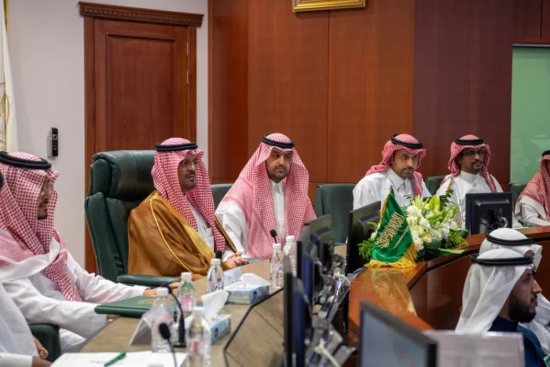 سعود بن مشعل يتفقد مركز إدارة الأزمات والكوارث