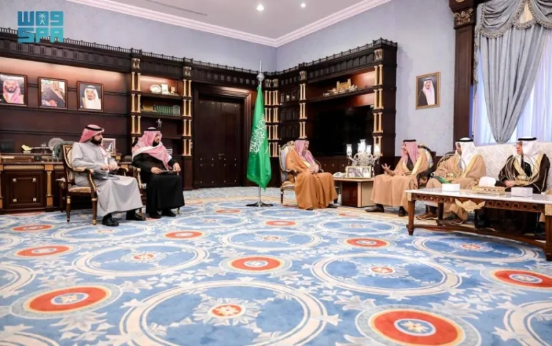 أمير الباحة يطلع على تقرير مشروع تطوير مطار الملك سعود بالمنطقة