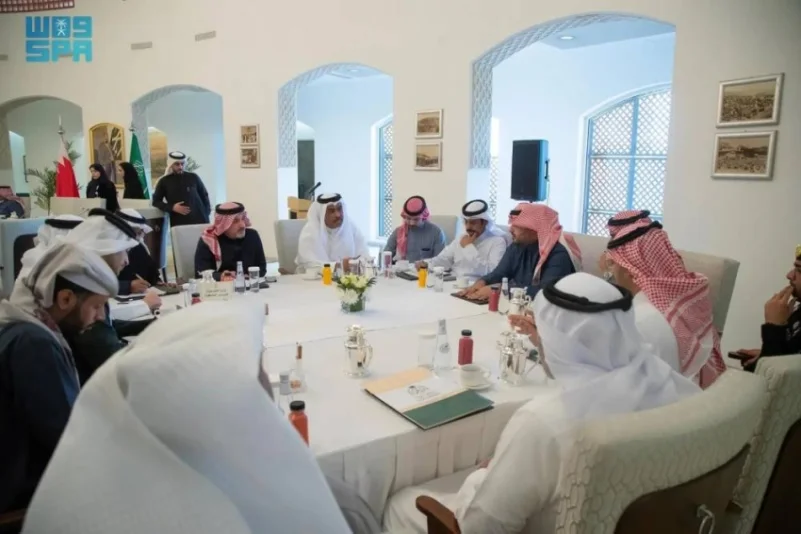 السماري يستعرض مع ممثلي الجهات الحكومية البحرينية أوجه التعاون