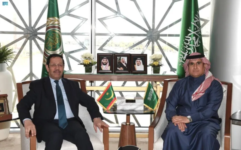مندوب المملكة الدائم لدى الجامعة العربية ونظيره الموريتاني يبحثان الموضوعات المشتركة