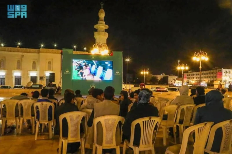 أمانة تبوك" تنقل الأحداث الرياضية عبر شاشات في الساحات والحدائق العامة