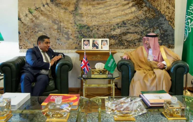 الخريجي يستقبل وزير الدولة البريطاني ويعلنان عن الإجراءات الجديدة لنظام التأشيرة البريطانية للمواطنين السعوديين