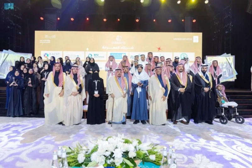 أمير الرياض يكرِّم الموهوبين في الأولمبياد الوطني