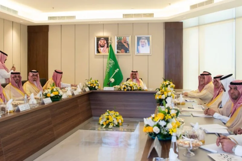 الأمير سعود بن مشعل يطلع على أﻋﻤﺎل هيئة تطوير منطقة مكة المكرمة