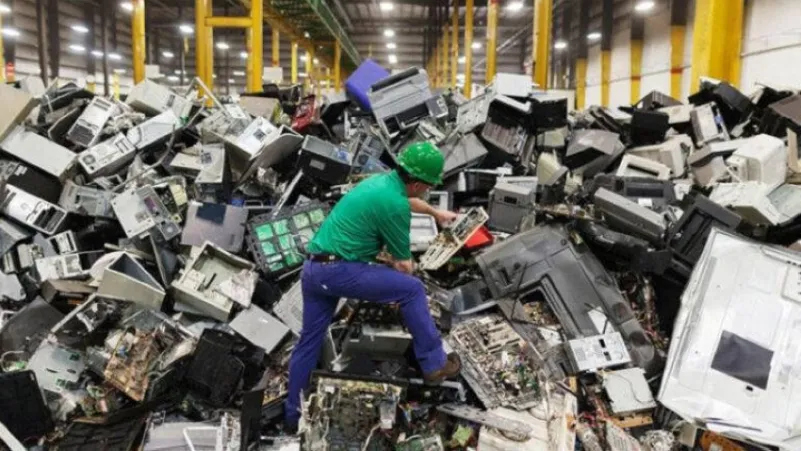 62 مليار دولار هدر في تدوير النفايات الإلكترونية