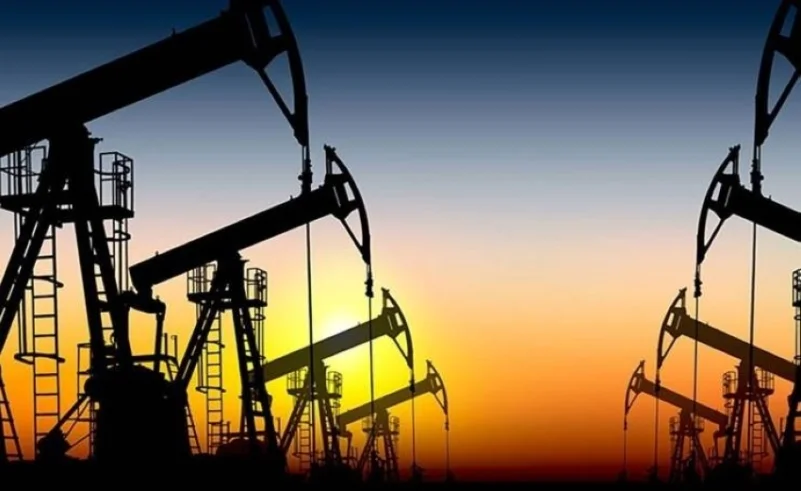 النفط يهبط وسط تراجع آمال خفض الفائدة