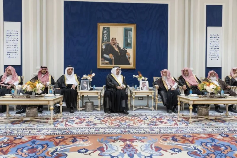 أمير الرياض يستقبل عددًا من أصحاب السمو والمعالي وأهالي المنطقة في جلسته الأسبوعية