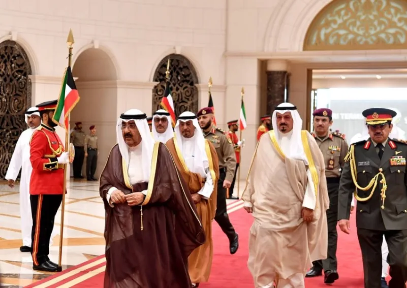 أمير الكويت يصل إلى الرياض
