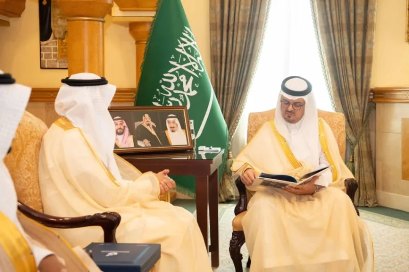 نائب أمير مكة يستمع لأعمال بنك التنمية الاجتماعية