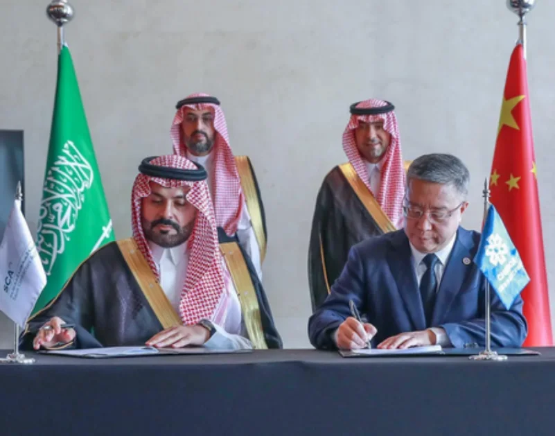 الحقيل يشهد توقيع مذكرة تعزيز مشاركة الشركات الصينية في قطاع المقاولات السعودي