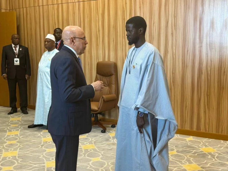 الرئيس السنغالي ورئيس وزراء الجزائر يبحثان العلاقات الثنائية