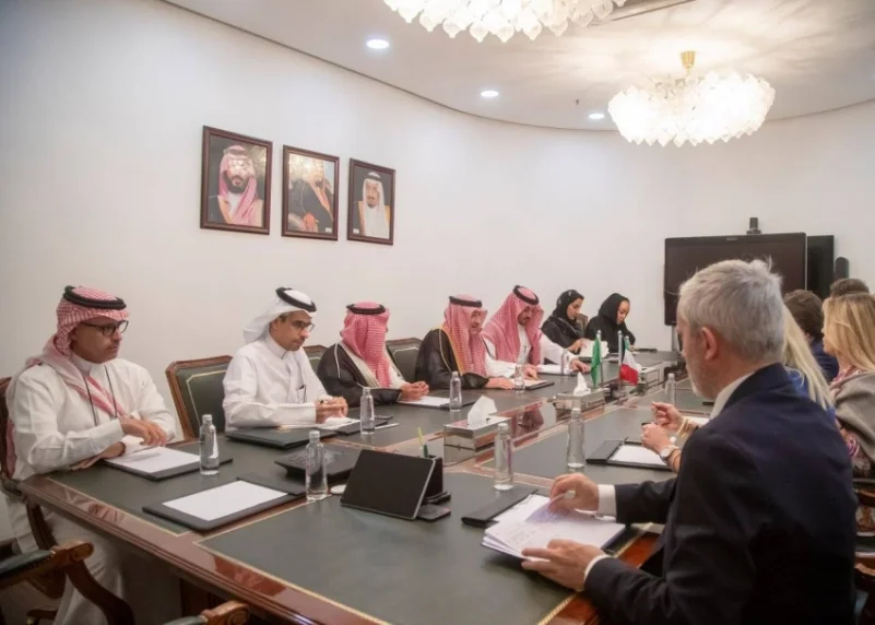 الخريجي يستقبل وفد لجنة الصداقة البرلمانية الإيطالية السعودية