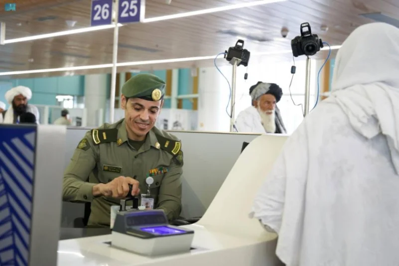 جوازات "مطار المدينة " تستقبل أولى رحلات ضيوف الرحمن من أفغانستان