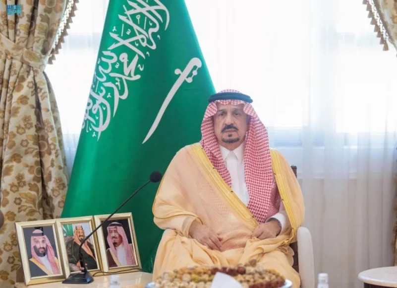 أمير الرياض يستقبل رؤساء المراكز ومديري القطاعات الحكومية بالمجمعة