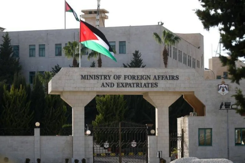 الأردن تدين إضرام متطرفين إسرائيليين النار في محيط "الأونروا"
