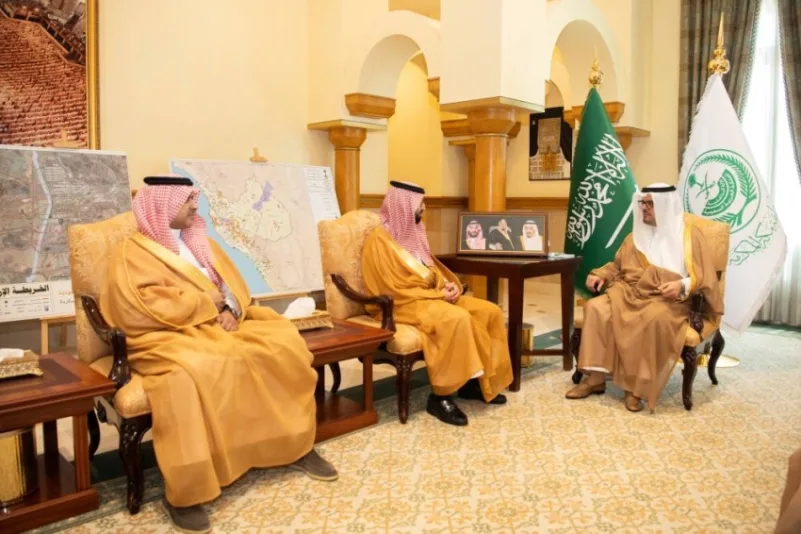 الأمير سعود بن مشعل يطلع على خطة  "الغذاء والدواء" لموسم الحج