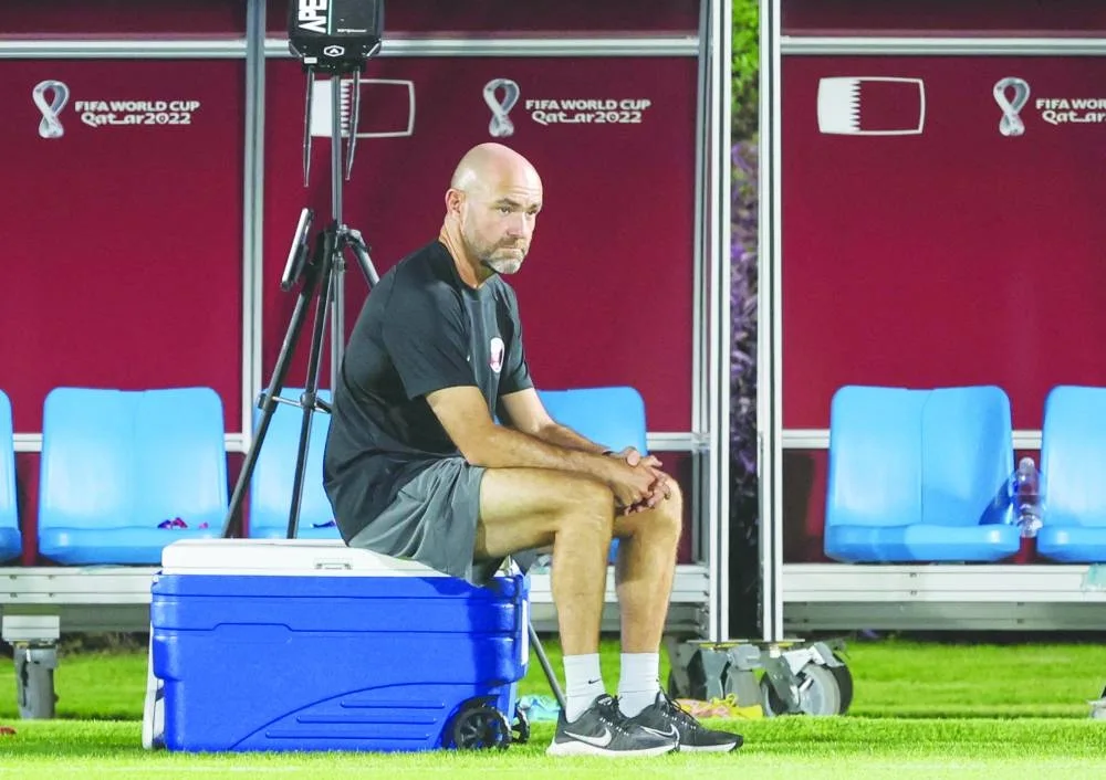 Qatar's Spanish coach Felix Sanchez attends a training session in Doha on November 15, 2022, ahead of the Qatar 2022 World Cup football tournament. (Photo by KARIM JAAFAR / AFP)