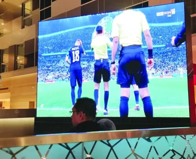 Hotel restaurants in Qatar offer football fans live match screenings with big screens, buffet and a cosy atmosphere.