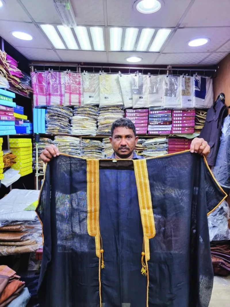 Bala showing a black bisht, similar to the one worn by Messi during the awarding ceremony.