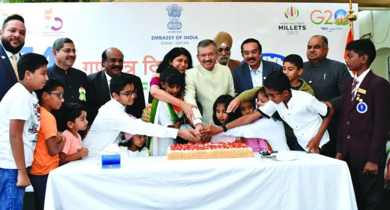Indian ambassador Dr Deepak Mittal, his wife Dr Alpna Mittal, and community leaders are joined by a group of children while cutting a cake at the ceremony yesterday.
PICTURES: Thajudheen